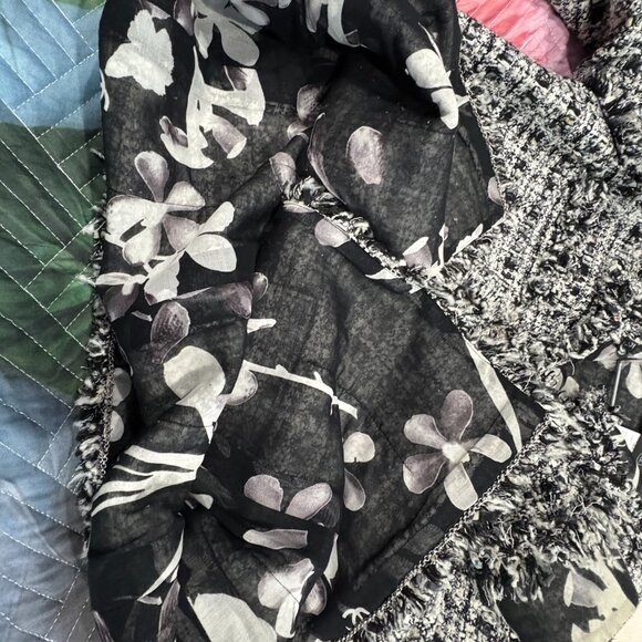 Authentic CHANEL 04P Fringe Texture Boucle Jacket Size 40/6 - Picture 5 of 5